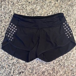 Black, size 4, lululemon shorts